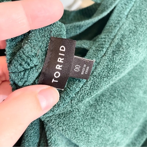 Torrid Green Long Sleeve Soft Sweater Size 00 - Picture 10 of 12